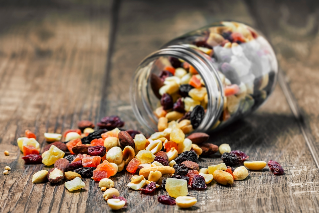 Ein Glas mit Studentenfutter