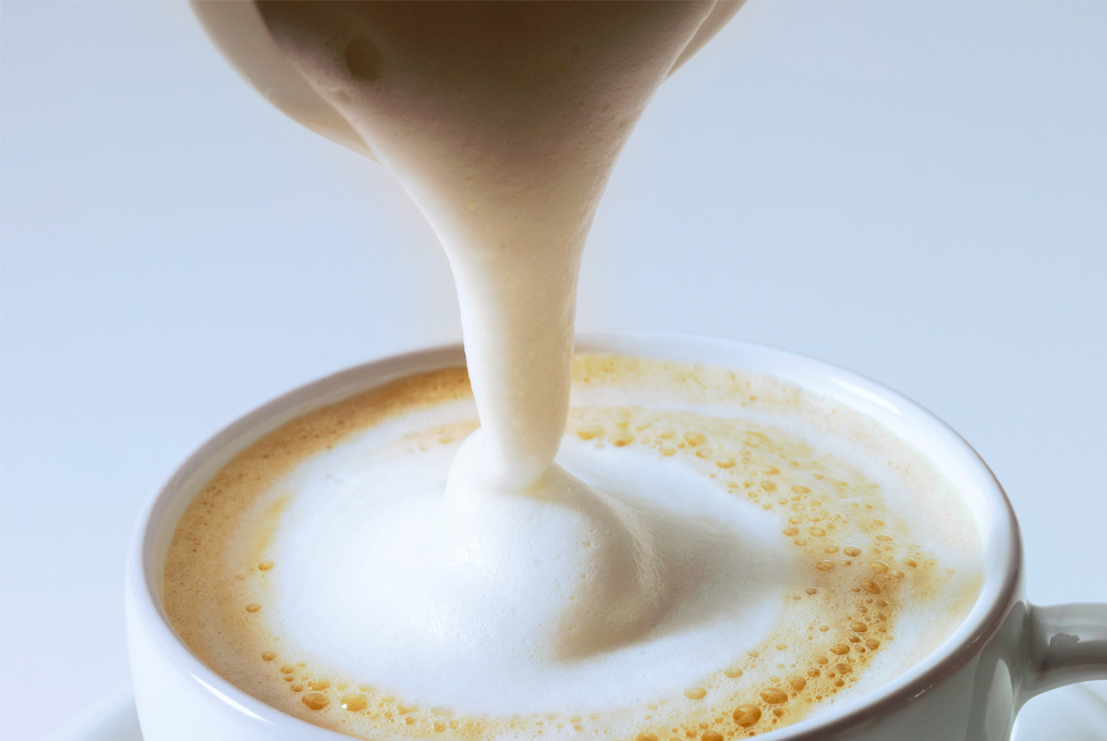 Un caffè con schiuma