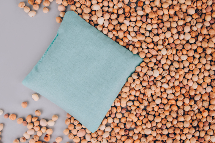 geröstete Nüsse mit Sesam